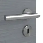 Detailansicht der Oberfläche von Strukturiert Hygge Grau LA 24 bandseitig Basic Innentür - Huga