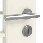 Detailansicht der Oberfläche von HUGA Innentür Landhaus 2 Weißlack Classic mit Lichtausschnitt LA Lugano