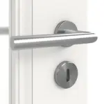 Detailansicht der Oberfläche von HUGA Innentür Kontur 3 Weißlack Classic mit Lichtausschnitt LA Sprosse 1/3