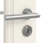 Detailansicht der Oberfläche von HUGA Innentür Kontur 4 Weißlack Classic mit Lichtausschnitt LA Sprosse 1/3