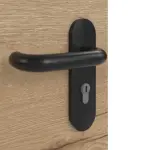 Detailansicht der Oberfläche von GARANT Rauchschutztür Quer Authentic Risseiche GCK08