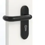 Detailansicht der Oberfläche von GARANT Rauchschutztür Weißlack 9016 mit Lichtausschnitt LA-DIN