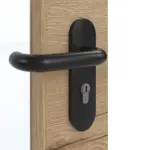 Detailansicht der Oberfläche von GARANT Rauchschutztür Quer Authentic Risseiche CePaL mit Lichtausschnitt LA-2