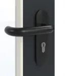 Detailansicht der Oberfläche von GARANT Rauchschutztür U12000SD Vulkanschwarz GHK08 mit Lichtausschnitt LA-2