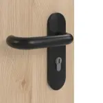 Detailansicht der Oberfläche von GARANT Rauchschutztür Authentic Achat GCK08 mit Lichtausschnitt LA-4 bandseitig