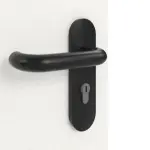 Detailansicht der Oberfläche von GARANT Rauchschutztür Quer Authentic Bianco GCK08 mit Lichtausschnitt LA-4 bandseitig