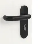 Detailansicht der Oberfläche von GARANT Rauchschutztür Authentic Bianco GCK08 mit Lichtausschnitt LA-4 mittig