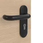 Detailansicht der Oberfläche von GARANT Rauchschutztür Quer Authentic Achat GCK08 mit Lichtausschnitt LA-4 mittig