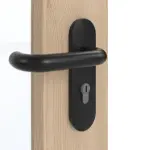 Detailansicht der Oberfläche von GARANT Rauchschutztür Authentic Achat CePaL mit Lichtausschnitt LA-4 schlossseitig