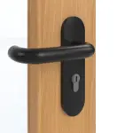 Detailansicht der Oberfläche von GARANT Rauchschutztür Eiche Premium CePaL mit Lichtausschnitt LA-4 schlossseitig