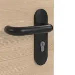 Detailansicht der Oberfläche von GARANT Rauchschutztür Quer Authentic Achat CePaL mit Lichtausschnitt LA-5 bandseitig