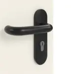 Detailansicht der Oberfläche von GARANT Rauchschutztür Weißlack 9010 mit Lichtausschnitt LA-5 bandseitig