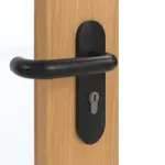 Detailansicht der Oberfläche von GARANT Rauchschutztür Eiche Premium CePaL mit Lichtausschnitt LA-5 schlossseitig