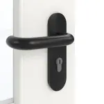 Detailansicht der Oberfläche von GARANT Rauchschutztür Quer Authentic Bianco CePaL mit Lichtausschnitt LA-6