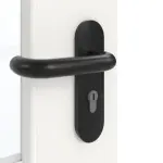 Detailansicht der Oberfläche von GARANT Rauchschutztür Weißlack 9016 mit Lichtausschnitt LA-6