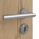 Detailansicht der Oberfläche von GARANT Schallschutztür Authentic Risseiche CePaL mit Lichtausschnitt LA-5 bandseitig