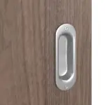 Detailansicht der Oberfläche von LEBO Schiebetür Nussbaum Matt Echtholzfurniert