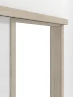 Detailansicht von Schiebetürsystem vor der Wand laufend mit Zarge PortaLit-CPL Trend Platineiche Ei 424 - Westag