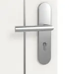 Detailansicht der Oberfläche von GARANT Wohnungseingangstür Corona 850 Weißlack 9016 CePaL