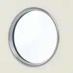 Detailansicht des Lichtausschnitts von GARANT Wohnungseingangstür 0135-60 Rain Resopal mit Lichtausschnitt LA-12