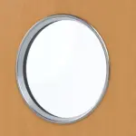 Detailansicht des Lichtausschnitts von GARANT Wohnungseingangstür Buche Exklusiv CePaL mit Lichtausschnitt LA-12