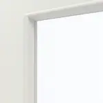 Detailansicht des Lichtausschnitts von GARANT Wohnungseingangstür Weiß Struktur Premium GCK08 mit Lichtausschnitt LA-2