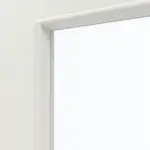 Detailansicht des Lichtausschnitts von GARANT Wohnungseingangstür Weiß Struktur Premium GCK08 mit Lichtausschnitt LA-6