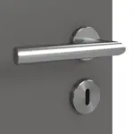 Detailansicht der Oberfläche von HÖRMANN Doppelflügeltür Staubgrau RAL 7037 Lack ProLine mit Lichtausschnitt LA-24 bandseitig mit Zarge