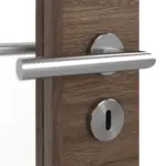 Detailansicht der Oberfläche von HÖRMANN Doppelflügeltür Alpineiche quer Duradecor ProLine mit Lichtausschnitt LA 27 mit Zarge