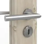 Detailansicht der Oberfläche von HÖRMANN Doppelflügeltür Gebürstete Lärche hell Duradecor ProLine mit Lichtausschnitt LA 27 mit Zarge