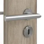 Detailansicht der Oberfläche von HÖRMANN Doppelflügeltür Nordeiche Duradecor ProLine mit Lichtausschnitt LA 7 mit Zarge