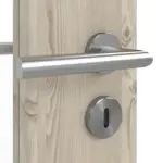 Detailansicht der Oberfläche von HÖRMANN Doppelflügeltür Gebürstete Lärche hell Duradecor ProLine mit Lichtausschnitt LA 8 mit Zarge