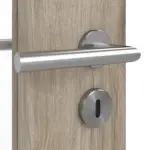 Detailansicht der Oberfläche von HÖRMANN Doppelflügeltür Nordeiche Duradecor ProLine mit Lichtausschnitt LA 8 mit Zarge