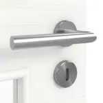 Detailansicht der Oberfläche von HÖRMANN Doppelflügeltür Gebürstetes Weiß quer Duradecor ProLine mit Lichtausschnitt LA 9 mit Zarge