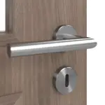 Detailansicht der Oberfläche von CLASSEN Doppelflügeltür Century M2 Esche Graphit Iridium mit Lichtausschnitt inkl. Zarge