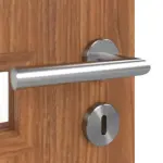 Detailansicht der Oberfläche von CLASSEN Doppelflügeltür Century M3 Akazie ST Primo mit Lichtausschnitt inkl. Zarge