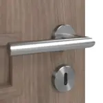 Detailansicht der Oberfläche von CLASSEN Doppelflügeltür Century M4 Esche Graphit Iridium mit Lichtausschnitt inkl. Zarge