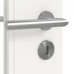 Detailansicht der Oberfläche von JELD-WEN Doppelflügeltür Classic Brillantweiß ähnlich RAL 9016 ExpertLack mit Lichtausschnitt LÖ-72 schlossseitig mit Zarge