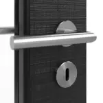 Detailansicht der Oberfläche von HÖRMANN Doppelflügeltür Leinen Schwarz Proline Concepto mit Lichtausschnitt LA 8 mit Zarge