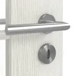 Detailansicht der Oberfläche von CLASSEN Doppelflügeltür Glas M3 Norwegische Esche CPL mit Lichtausschnitt (Sprossen) inkl. Zarge