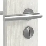 Detailansicht der Oberfläche von CLASSEN Doppelflügeltür Glas M4 Norwegische Esche CPL mit Lichtausschnitt (Sprossen) inkl. Zarge