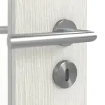 Detailansicht der Oberfläche von CLASSEN Doppelflügeltür Glas M5 Norwegische Esche CPL mit Lichtausschnitt (Sprossen) inkl. Zarge