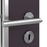 Detailansicht der Oberfläche von WESTAG Doppelflügeltür Viola Orissa FX 0790 FENIX NTM mit Lichtausschnitt LA-1D schlossseitig inkl. Zarge