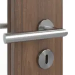 Detailansicht der Oberfläche von WESTAG Doppelflügeltür Nussbaum Trentino NU 717 Portalit CPL mit Lichtausschnitt LA-100 inkl. Zarge