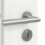 Detailansicht der Oberfläche von WESTAG Doppelflügeltür Sira Weiß ähnl. RAL 9003 Westalack Soft mit Lichtausschnitt LA-18-21,5 inkl. Zarge