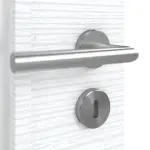 Detailansicht der Oberfläche von CLASSEN Doppelflügeltür Weiß Struktur CPL 4.10 mit Lichtausschnitt mit Zarge