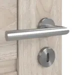 Detailansicht der Oberfläche von CLASSEN Doppelflügeltür Greco M2 Nuss Kolumbia hell 3D Look mit Lichtausschnitt inkl. Zarge