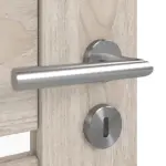 Detailansicht der Oberfläche von CLASSEN Doppelflügeltür Greco M7 Nuss Kolumbia hell 3D Look mit Lichtausschnitt inkl. Zarge