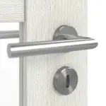 Detailansicht der Oberfläche von CLASSEN Doppelflügeltür Havana M5 Norwegische Esche CPL mit Lichtausschnitt inkl. Zarge