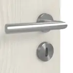 Detailansicht der Oberfläche von CLASSEN Doppelflügeltür Modena 4 LA 3/4 Esche Weiß 3D Look inkl. Zarge mit Lichausschnitt
